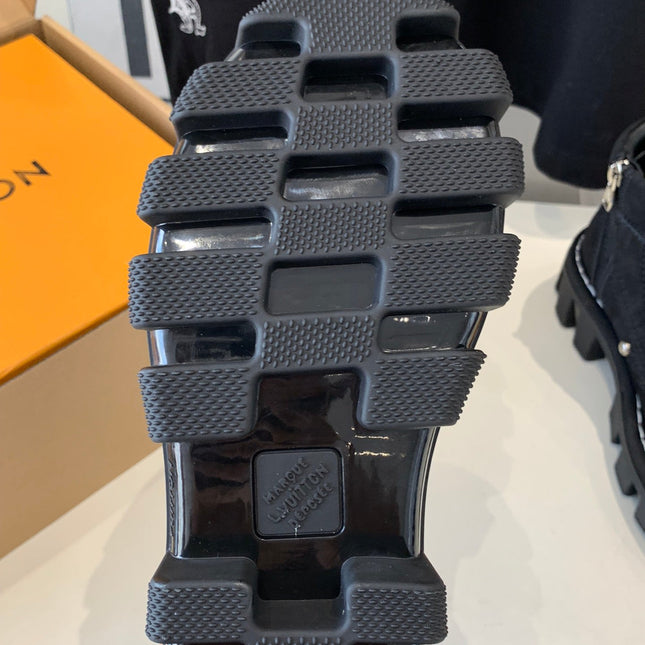 LV CHECKER ANKLE BOOT IN BLACK SUEDE