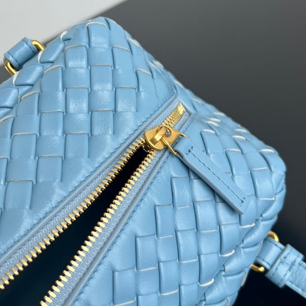 SHOULDER BAG 37 IN SKY BLUE LAMBSKIN