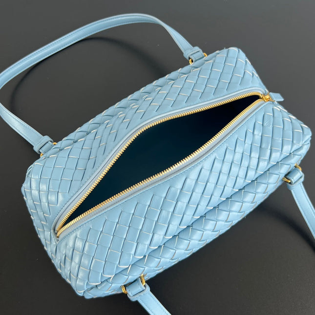 SHOULDER BAG 37 IN SKY BLUE LAMBSKIN