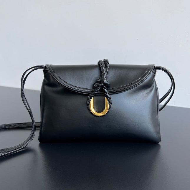 SMALL LIBERTA 27 IN BLACK SMOOTH CALFSKIN GOLD HARDWARE