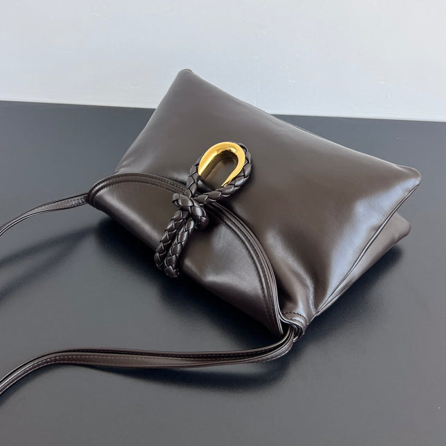 SMALL LIBERTA 27 IN CHOCOLATE SMOOTH CALFSKIN GOLD HARDWARE