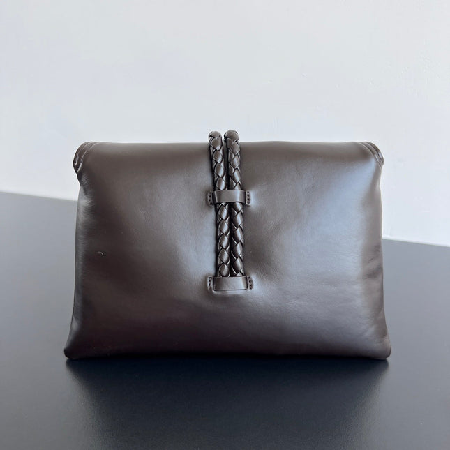 SMALL LIBERTA 27 IN CHOCOLATE SMOOTH CALFSKIN GOLD HARDWARE