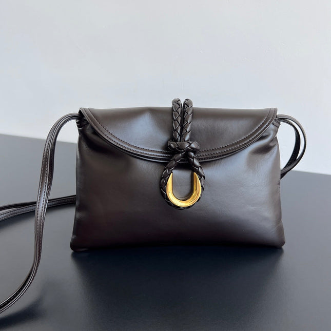 SMALL LIBERTA 27 IN CHOCOLATE SMOOTH CALFSKIN GOLD HARDWARE