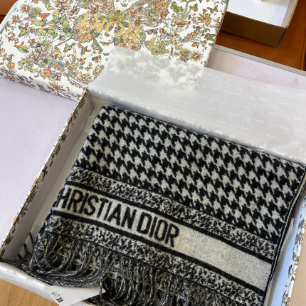 DIOR SCARF 200 CM IN CASHMERE 667143