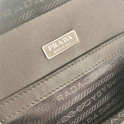 CHEST BAG 20 IN CLASSIC BLUE SAFFIANO LEATHER