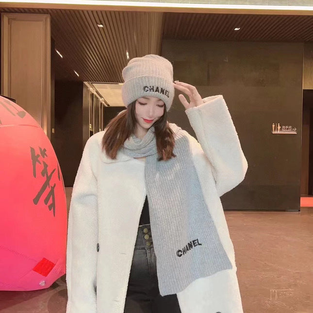 SET HAT AND SCARF IN DOVE GRAY WOOL 422598