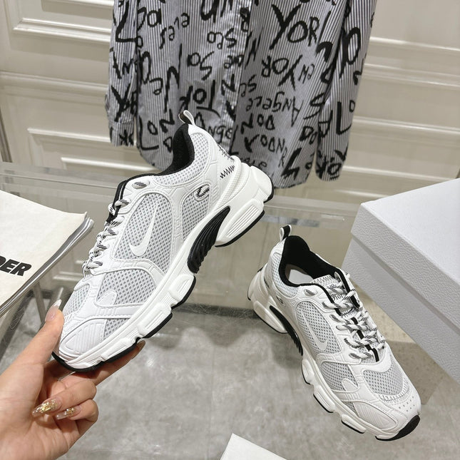 DIOR 25S CHRONO SNEAKER 45MM IN MESH WITH WHITE AND BLACK CALFSKIN