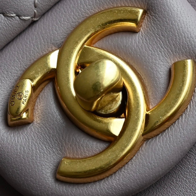 CHANEL 25S FLAP BAG 21 CM IN LIGHT PURPLE LAMBSKIN WITH GOLD HARDWARE