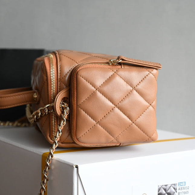 CHANEL 25S VANITY CASE 23 CM IN LIGHT BROWN LAMBSKIN