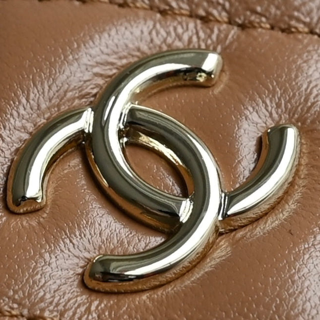 CHANEL 25S VANITY CASE 23 CM IN LIGHT BROWN LAMBSKIN
