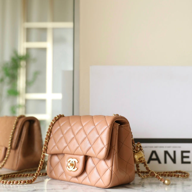 CHANEL 25S FLAP BAG 18 CM IN LIGHT BROWN LAMBSKIN WITH GOLD HARDWARE