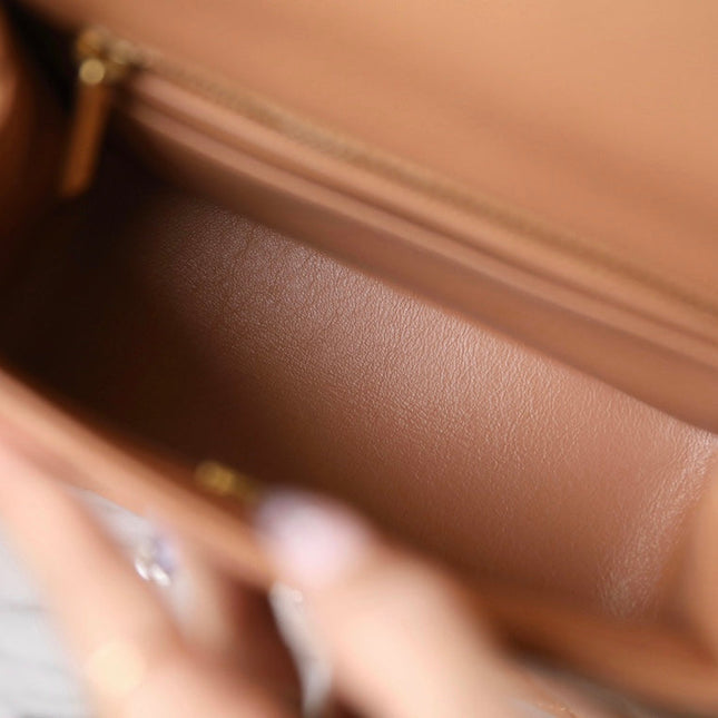 CHANEL 25S FLAP BAG 18 CM IN LIGHT BROWN LAMBSKIN WITH GOLD HARDWARE
