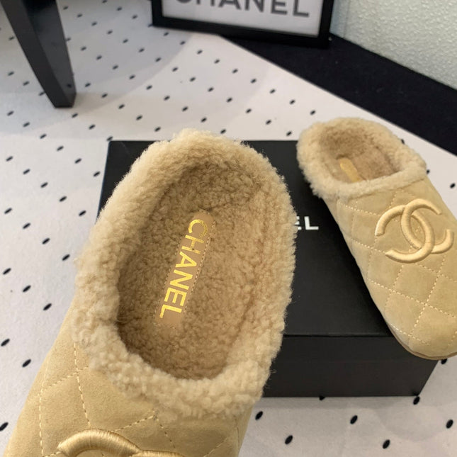 FLAT MULE IN TORTILLA BROWN SUEDE AND LAMB FUR LINING