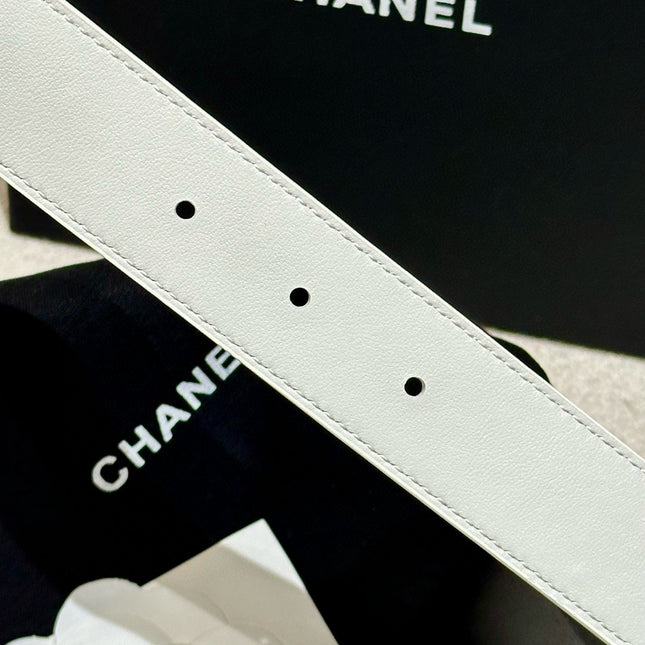 DOUBLE C BELT 30MM IN WHITE CALFSKIN GOLD BUCKLE WITH EMBOSSED CHECK PATTERN