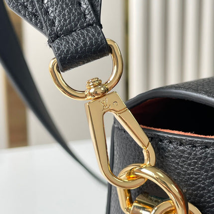 SOFT TWIST 27 IN BLACK CALFSKIN GOLD LOGO