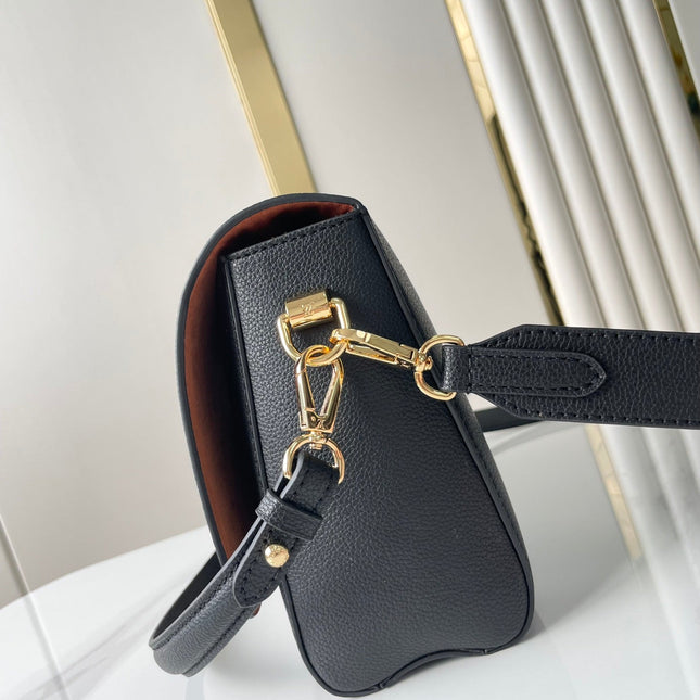 SOFT TWIST 27 IN BLACK CALFSKIN GOLD LOGO