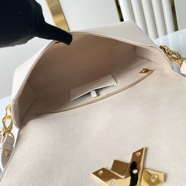 SOFT TWIST 27 IN WHITE CALFSKIN GOLD LOGO