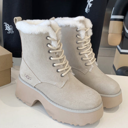 ANKLE BOOTS IN PASTEL GRAY SUEDE AND LAMB WOOL