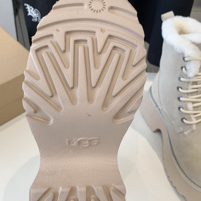 ANKLE BOOTS IN PASTEL GRAY SUEDE AND LAMB WOOL