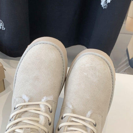 ANKLE BOOTS IN PASTEL GRAY SUEDE AND LAMB WOOL