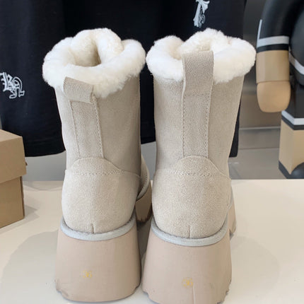 ANKLE BOOTS IN PASTEL GRAY SUEDE AND LAMB WOOL