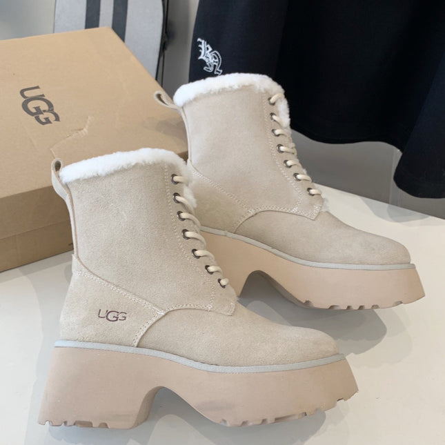 ANKLE BOOTS IN PASTEL GRAY SUEDE AND LAMB WOOL