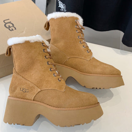 ANKLE BOOTS IN PEANUT BROWN SUEDE AND LAMB WOOL