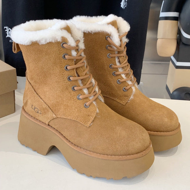 ANKLE BOOTS IN PEANUT BROWN SUEDE AND LAMB WOOL