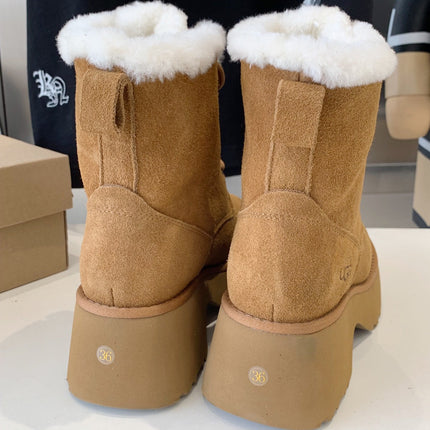 ANKLE BOOTS IN PEANUT BROWN SUEDE AND LAMB WOOL