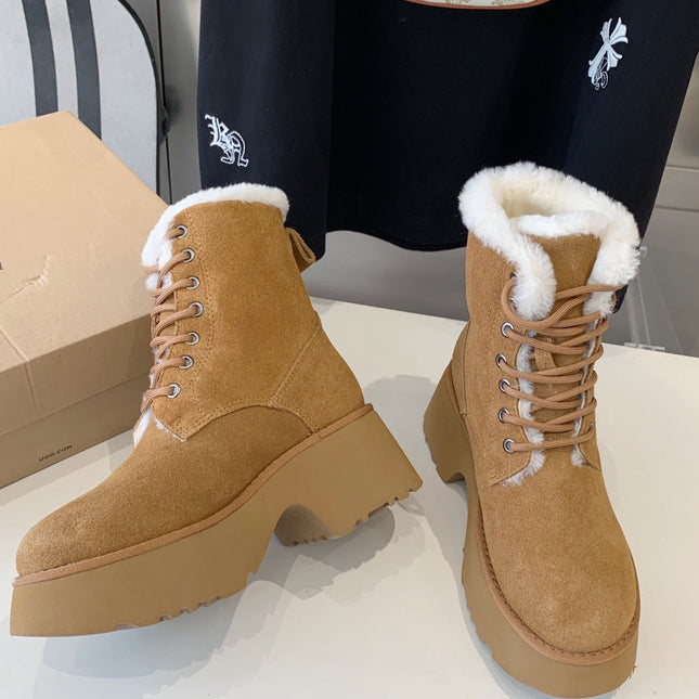 ANKLE BOOTS IN PEANUT BROWN SUEDE AND LAMB WOOL