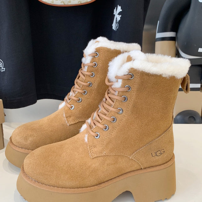 ANKLE BOOTS IN PEANUT BROWN SUEDE AND LAMB WOOL
