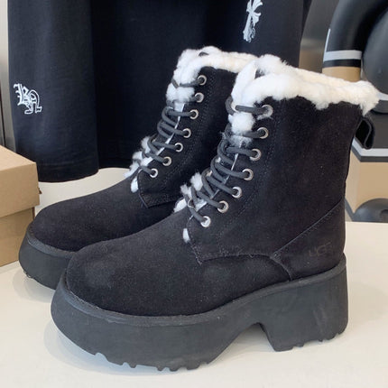ANKLE BOOTS IN BLACK SUEDE AND LAMB WOOL