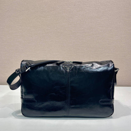 HOBO BAG 35 IN BLACK OIL WAX LAMBSKIN SILVER LOGO