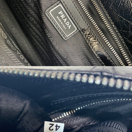 HOBO BAG 35 IN BLACK OIL WAX LAMBSKIN SILVER LOGO