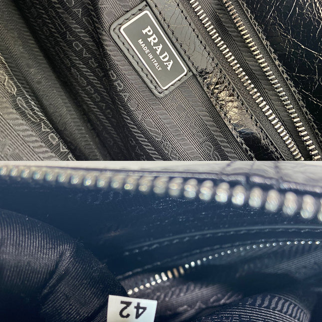HOBO BAG 35 IN BLACK OIL WAX LAMBSKIN SILVER LOGO