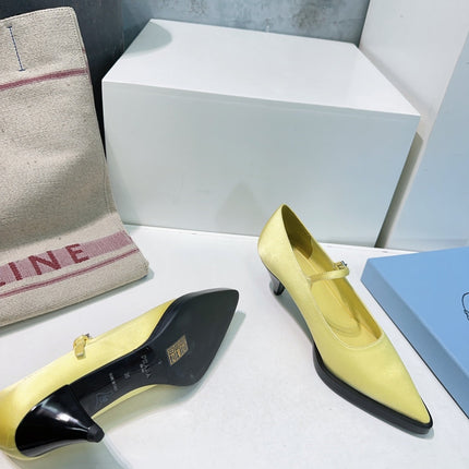 POINTED TOE MEDIUM HEEL PUMPS IN YELLOW SILK