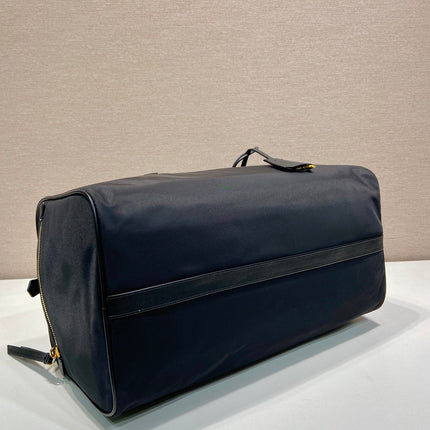 TRAVEL BAG 40 IN BLACK WATERPROOF FABRIC GOLD PADLOCK