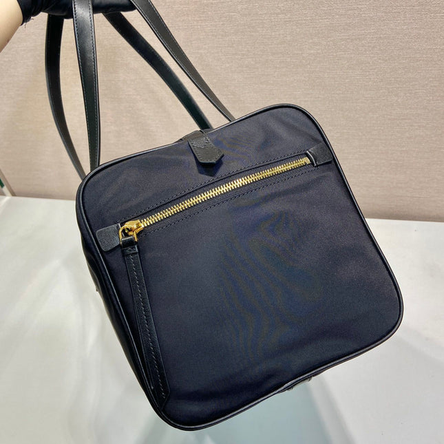 TRAVEL BAG 40 IN BLACK WATERPROOF FABRIC GOLD PADLOCK