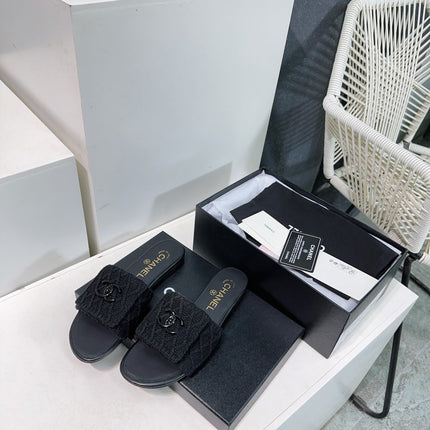 KNIT BLACK FABRIC FLAT SLIDE