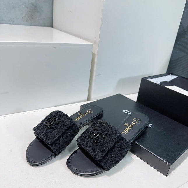 KNIT BLACK FABRIC FLAT SLIDE