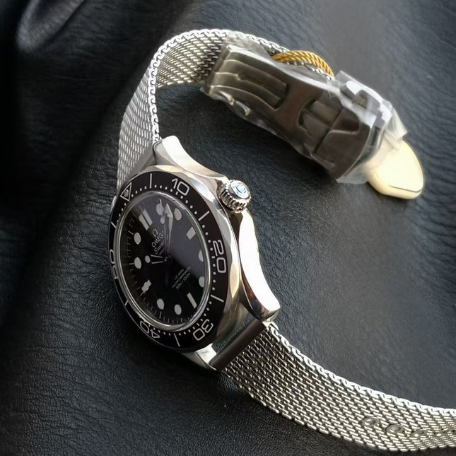 SEAMASTER DIVER 300M SILVER CASE AND BLACK DIAL WITH BRUSHED MESH BRACELET WITH CLASP