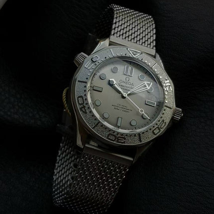 SEAMASTER DIVER 300M SILVER CASE WITH BRUSHED MESH BRACELET WITH CLASP