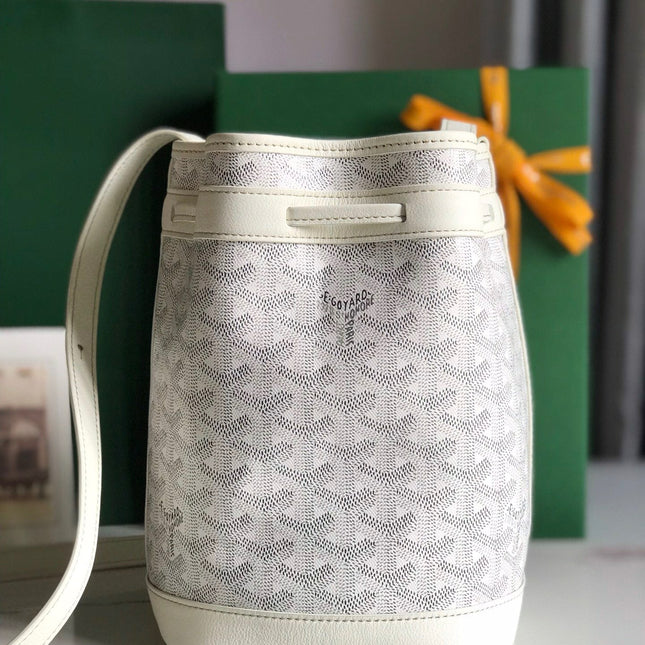 PETIT FLOT BUCKET BAG 22 IN WHITE GOYARDINE CANVAS AND LAMBSKIN TRIM