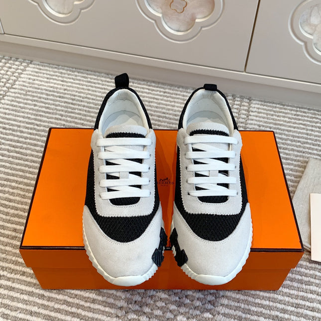 BOUNCING SNEAKER IN BLACK GRAPHIC MESH AND PASTEL GRAY SUEDE