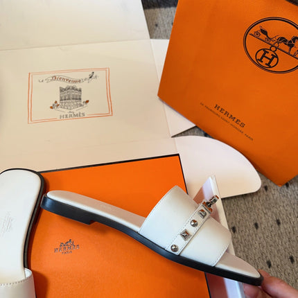 GIULIA FLAT SANDAL IN WHITE CALFSKIN