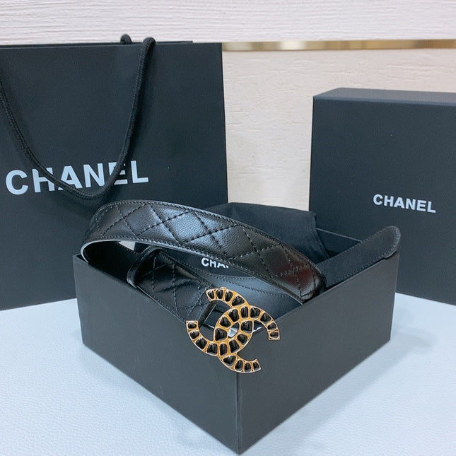 DOUBLE C 30MM IN BLACK QUILTED CALFSKIN INTERWOVEN BUCKLE EMBOSSED BLACK STONE