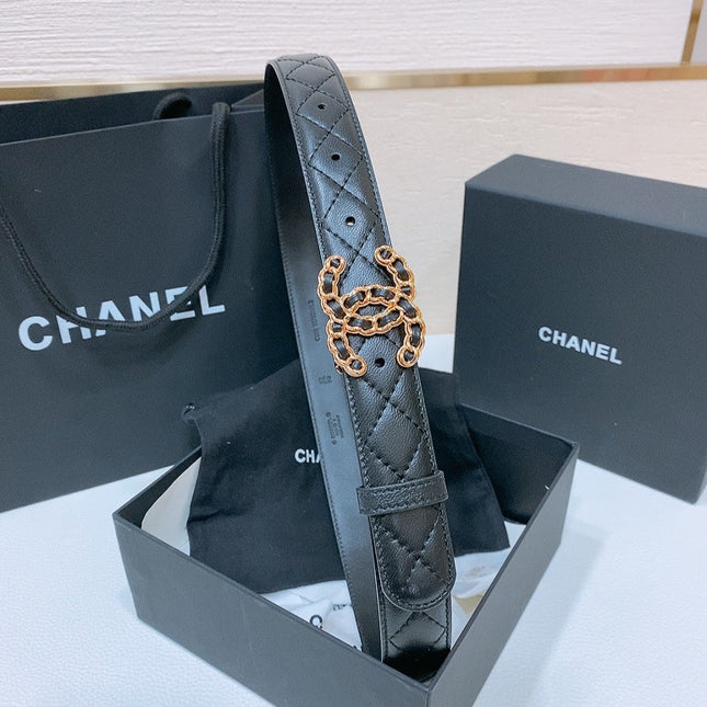 DOUBLE C 30MM IN BLACK QUILTED CALFSKIN INTERWOVEN GOLD CHAIN BUCKLE