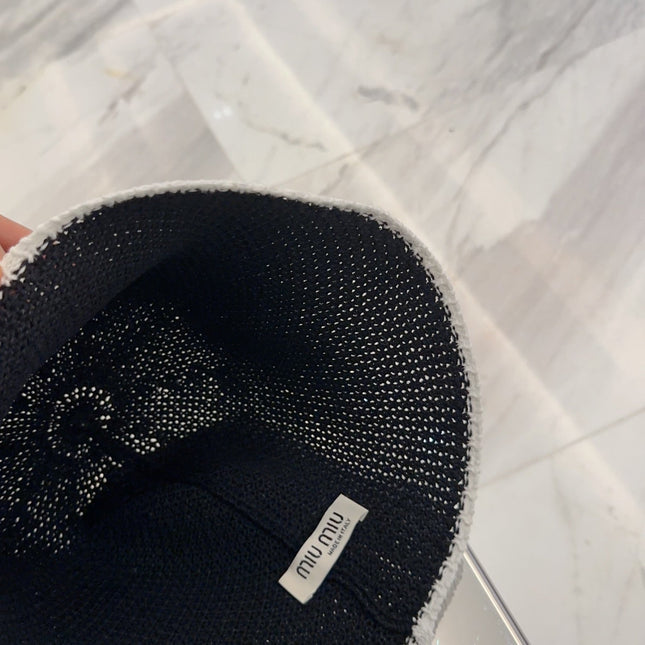 MM BUCKET IN BLACK MESH FABRIC