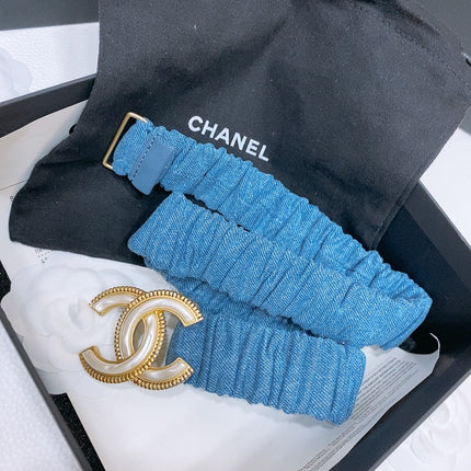 DOUBLE C ELASTIC BELT 30MM IN BLUE DENIM WITH GOLD BUCKLE EMBOSSED PEARL