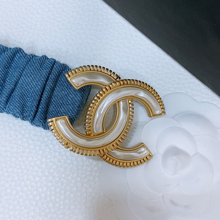 DOUBLE C ELASTIC BELT 30MM IN BLUE DENIM WITH GOLD BUCKLE EMBOSSED PEARL